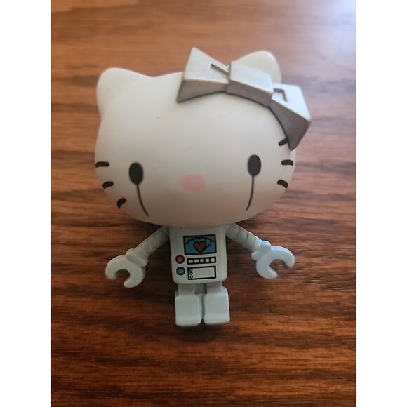 Hello Kitty Toki Doki X Robot Collectors Figure Sanrio 2.5 Inch - Picture 1 of 3